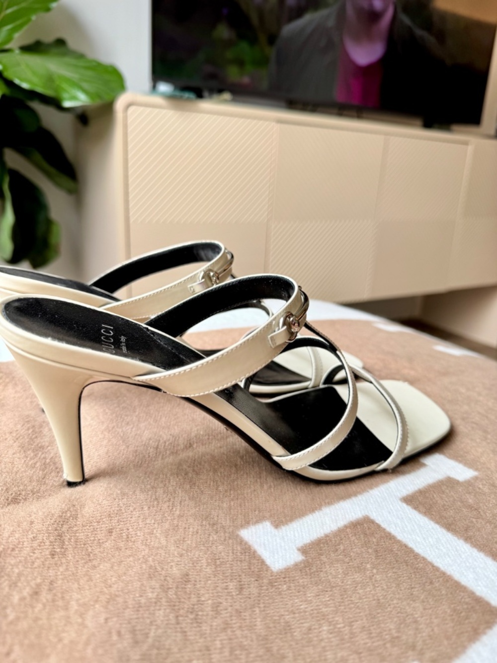 Gucci 75mm horsebit-detail leather sandals - Picture 2 of 2